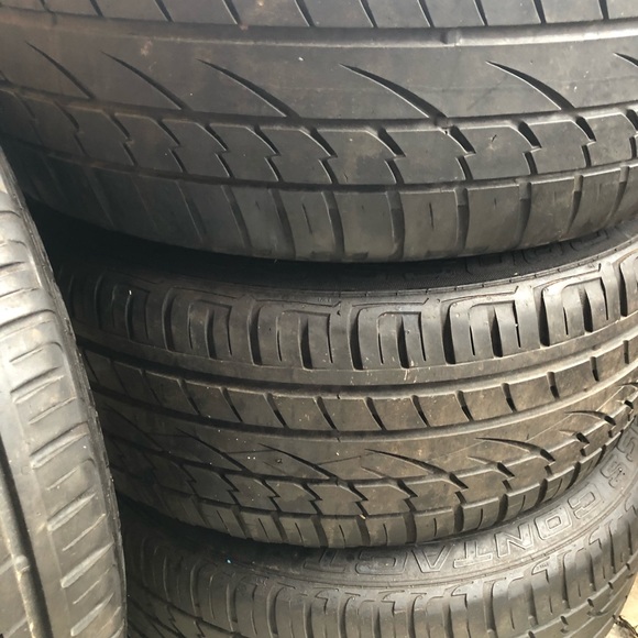 255/50 R19 Cross Continental  W/ Rims Used - Picture 5 of 6